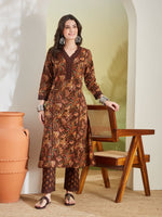 Brown Floral Printed Pure Cotton Straight Fit  Kurta with Pants thumbnail 5