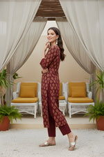 Maroon Cotton Printed Straight Kurta Pant Set thumbnail 4