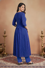 Blue Leheriya Printed Georgette Kurta thumbnail 3